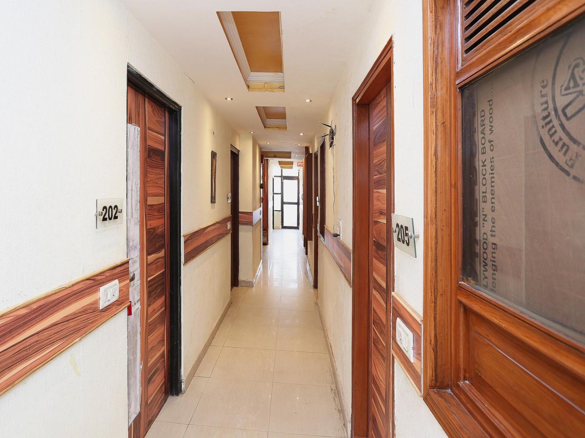 Oyo Flagship Hotel F Five New Delhi Eksteriør bilde