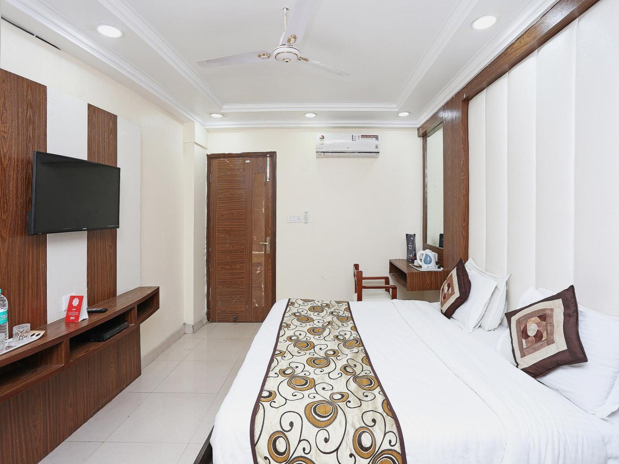 Oyo Flagship Hotel F Five New Delhi Eksteriør bilde