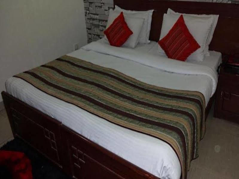 Oyo Flagship Hotel F Five New Delhi Eksteriør bilde